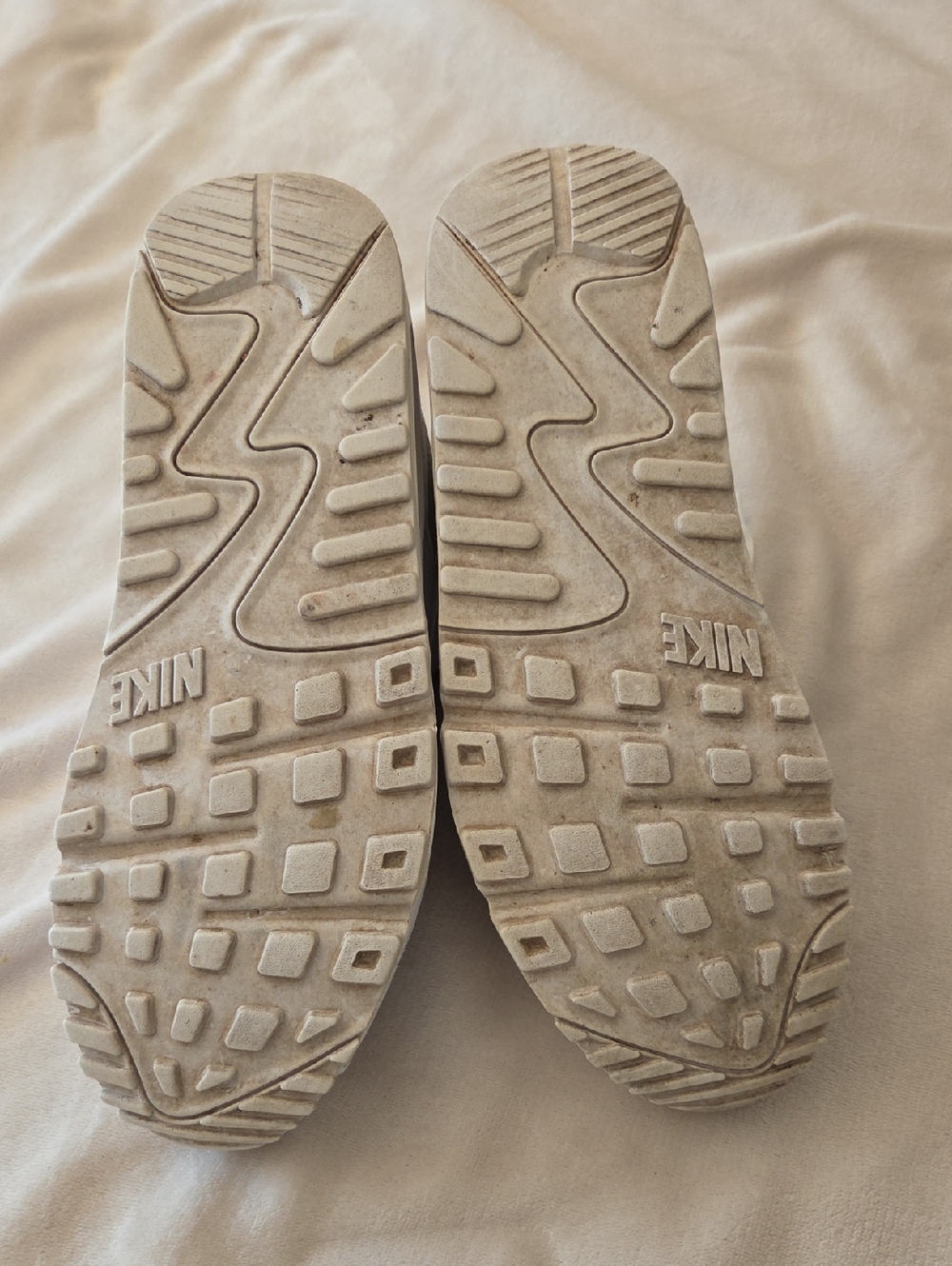 GUC Men's Nike Air Max, White, Size 10.5 - Picture 6 of 8